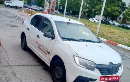 Renault Logan II, 2018 год, 650 000 рублей, 2 фотография