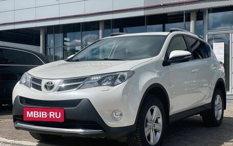 Toyota RAV4, 2014 год, 1 690 000 рублей, 2 фотография