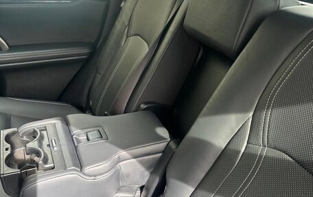 Lexus RX IV рестайлинг, 2019 год, 4 600 000 рублей, 3 фотография
