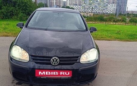 Volkswagen Golf V, 2004 год, 425 000 рублей, 2 фотография