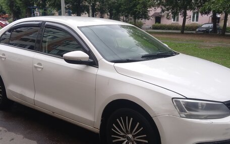 Volkswagen Jetta VI, 2011 год, 700 000 рублей, 4 фотография