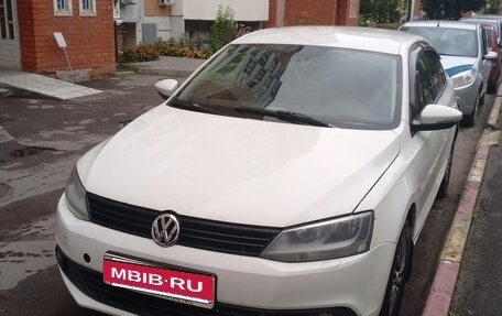 Volkswagen Jetta VI, 2011 год, 700 000 рублей, 3 фотография