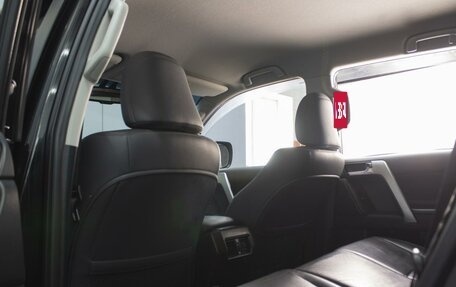 Toyota Land Cruiser Prado 150 рестайлинг 2, 2014 год, 3 190 000 рублей, 10 фотография