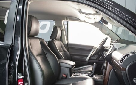 Toyota Land Cruiser Prado 150 рестайлинг 2, 2014 год, 3 190 000 рублей, 7 фотография