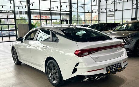 KIA K5, 2022 год, 2 600 000 рублей, 6 фотография