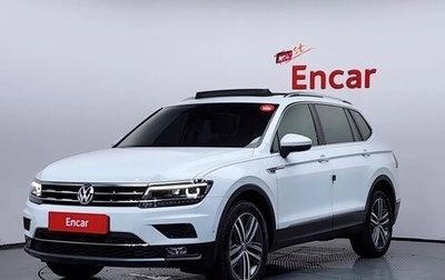 Volkswagen Tiguan II, 2020 год, 2 380 000 рублей, 1 фотография