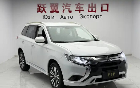 Mitsubishi Outlander III рестайлинг 3, 2022 год, 1 572 000 рублей, 1 фотография