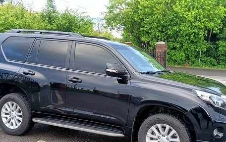 Toyota Land Cruiser Prado 150 рестайлинг 2, 2016 год, 2 950 000 рублей, 2 фотография
