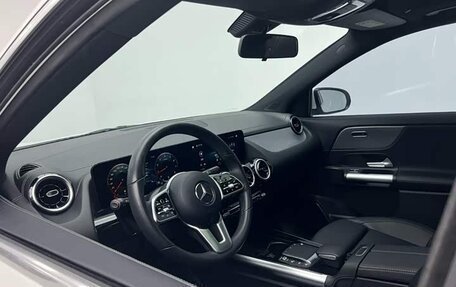 Mercedes-Benz GLA, 2022 год, 2 200 000 рублей, 15 фотография