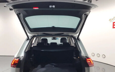 Volkswagen Tiguan II, 2020 год, 2 380 000 рублей, 5 фотография