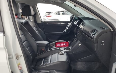 Volkswagen Tiguan II, 2020 год, 2 380 000 рублей, 11 фотография