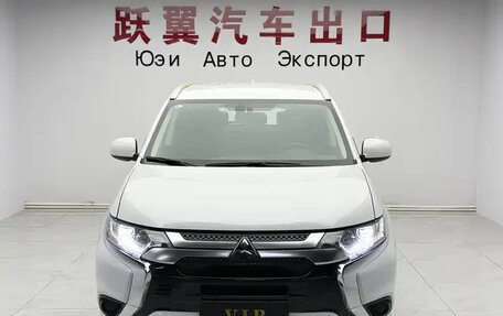 Mitsubishi Outlander III рестайлинг 3, 2022 год, 1 572 000 рублей, 2 фотография