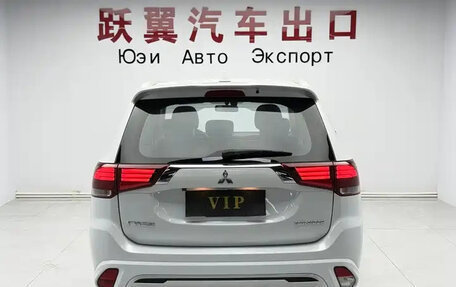 Mitsubishi Outlander III рестайлинг 3, 2022 год, 1 572 000 рублей, 5 фотография