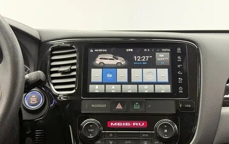 Mitsubishi Outlander III рестайлинг 3, 2022 год, 1 572 000 рублей, 14 фотография