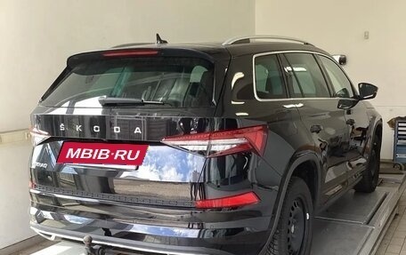 Skoda Kodiaq I, 2023 год, 2 972 000 рублей, 2 фотография