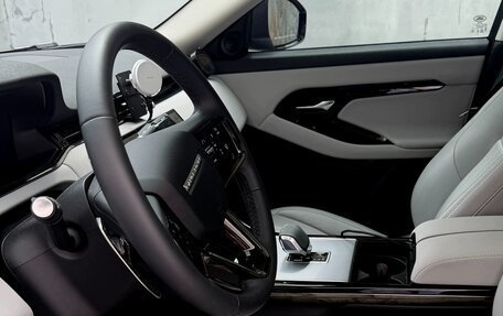 Land Rover Range Rover Evoque II, 2022 год, 3 099 000 рублей, 5 фотография