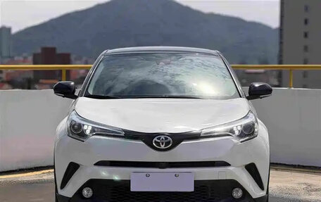 Toyota C-HR I рестайлинг, 2022 год, 1 580 500 рублей, 2 фотография