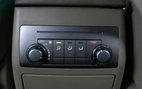 Toyota Highlander III, 2011 год, 2 299 000 рублей, 16 фотография