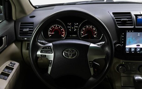 Toyota Highlander III, 2011 год, 2 299 000 рублей, 20 фотография