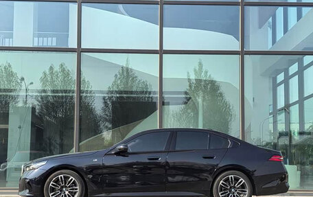 BMW 5 серия, 2025 год, 5 489 570 рублей, 3 фотография