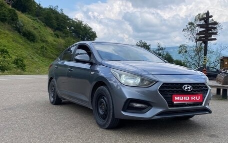 Hyundai Solaris II рестайлинг, 2017 год, 980 000 рублей, 1 фотография