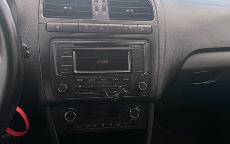 Volkswagen Polo VI (EU Market), 2013 год, 980 000 рублей, 23 фотография