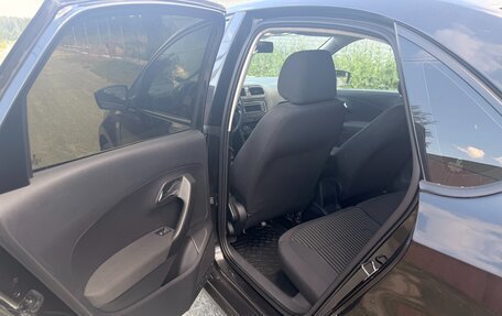 Volkswagen Polo VI (EU Market), 2013 год, 980 000 рублей, 18 фотография