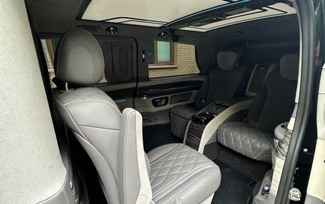 Mercedes-Benz V-Класс, 2024 год, 37 000 000 рублей, 13 фотография