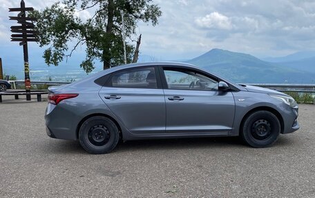 Hyundai Solaris II рестайлинг, 2017 год, 980 000 рублей, 5 фотография