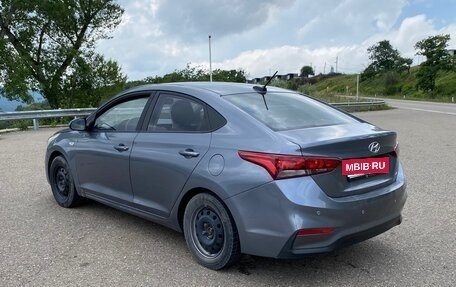 Hyundai Solaris II рестайлинг, 2017 год, 980 000 рублей, 3 фотография