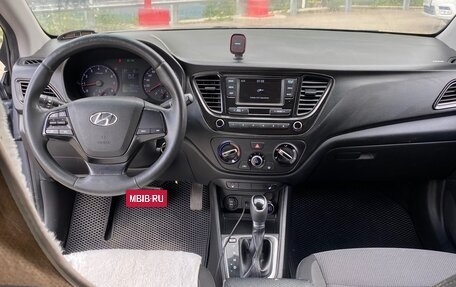 Hyundai Solaris II рестайлинг, 2017 год, 980 000 рублей, 13 фотография