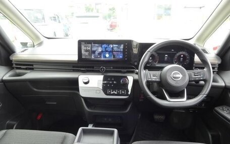 Nissan Serena, 2023 год, 1 890 000 рублей, 11 фотография
