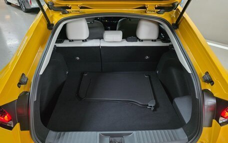 Toyota Prius IV XW50, 2025 год, 3 355 000 рублей, 4 фотография