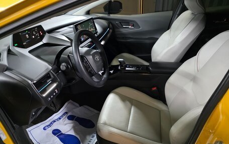 Toyota Prius IV XW50, 2025 год, 3 355 000 рублей, 6 фотография
