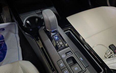 Toyota Prius IV XW50, 2025 год, 3 355 000 рублей, 12 фотография