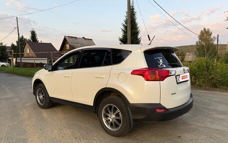 Toyota RAV4, 2013 год, 1 750 000 рублей, 6 фотография
