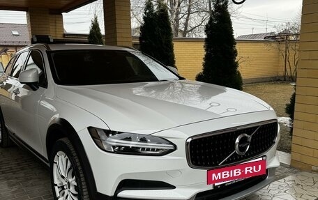 Volvo V90 Cross Country I рестайлинг, 2019 год, 4 000 000 рублей, 3 фотография