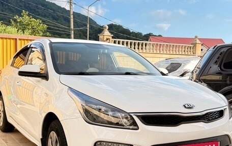 KIA Rio IV, 2020 год, 1 550 000 рублей, 2 фотография