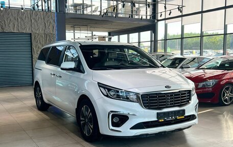 KIA Carnival III, 2018 год, 2 920 000 рублей, 3 фотография