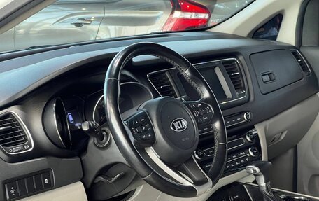 KIA Carnival III, 2018 год, 2 920 000 рублей, 10 фотография