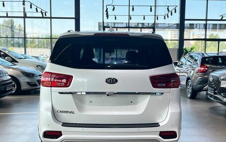 KIA Carnival III, 2018 год, 2 920 000 рублей, 6 фотография