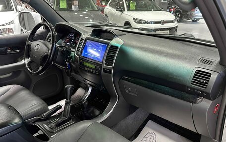 Toyota Land Cruiser Prado 120 рестайлинг, 2007 год, 2 197 000 рублей, 17 фотография