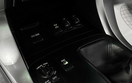 Toyota Land Cruiser Prado 120 рестайлинг, 2007 год, 2 197 000 рублей, 24 фотография