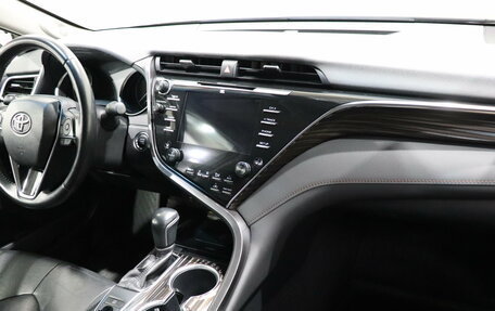 Toyota Camry, 2019 год, 3 100 000 рублей, 15 фотография