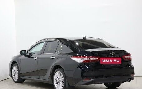 Toyota Camry, 2019 год, 3 100 000 рублей, 7 фотография