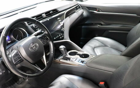 Toyota Camry, 2019 год, 3 100 000 рублей, 17 фотография
