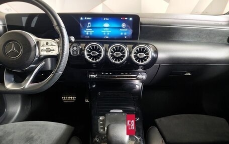 Mercedes-Benz CLA, 2020 год, 3 065 000 рублей, 15 фотография