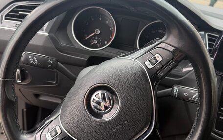 Volkswagen Tiguan II, 2019 год, 1 840 000 рублей, 16 фотография