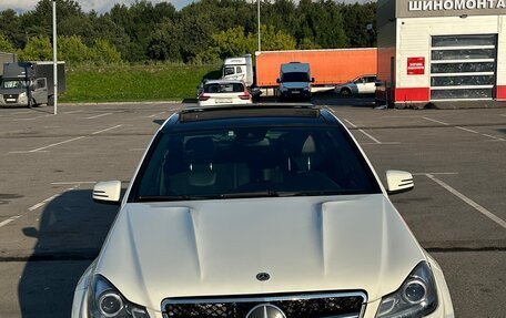 Mercedes-Benz C-Класс, 2011 год, 1 850 000 рублей, 3 фотография