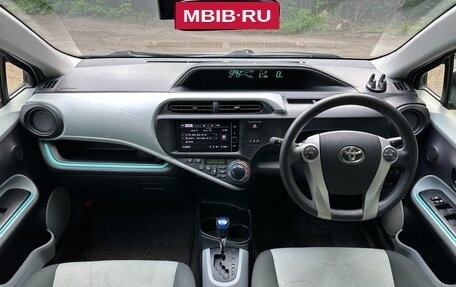 Toyota Aqua I, 2012 год, 785 000 рублей, 11 фотография